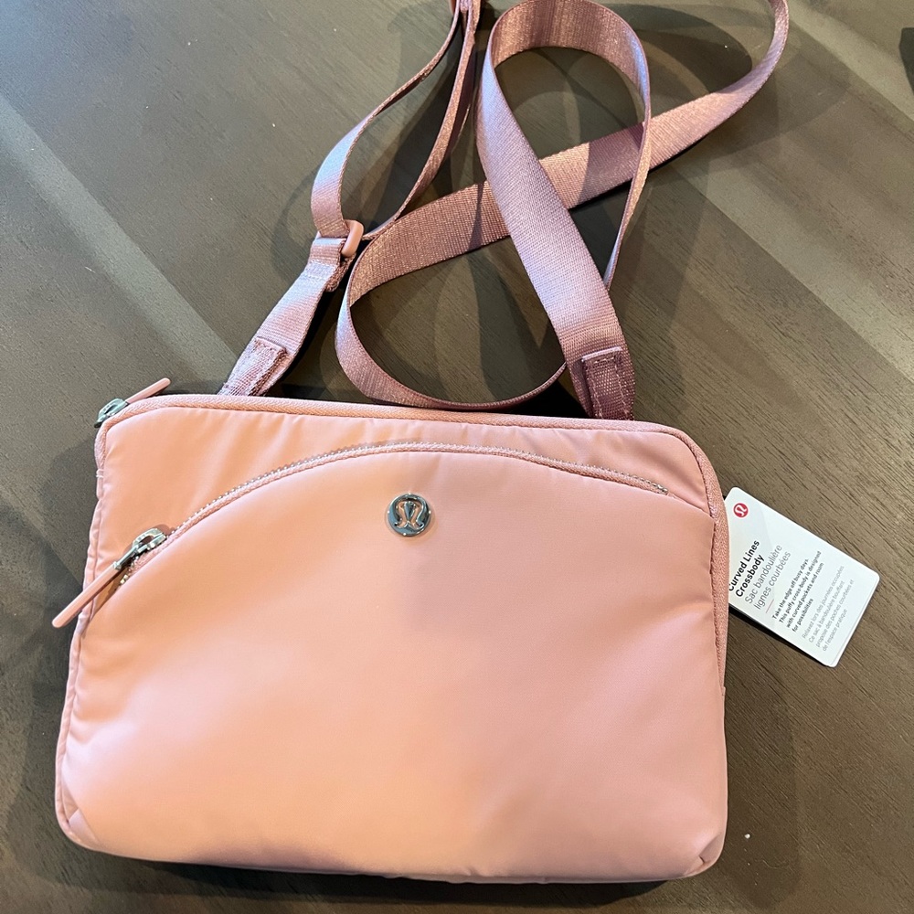 Lululemon Curved Crossbody in blush